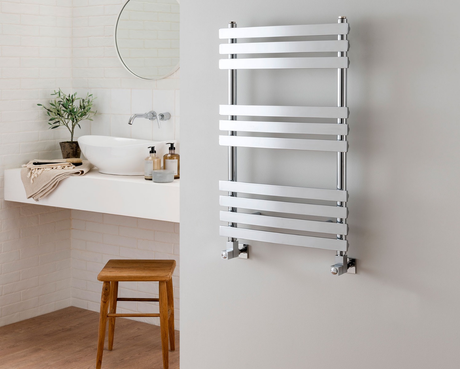 Contemporary Arc Towel Rail Electric-Chrome 828x500
