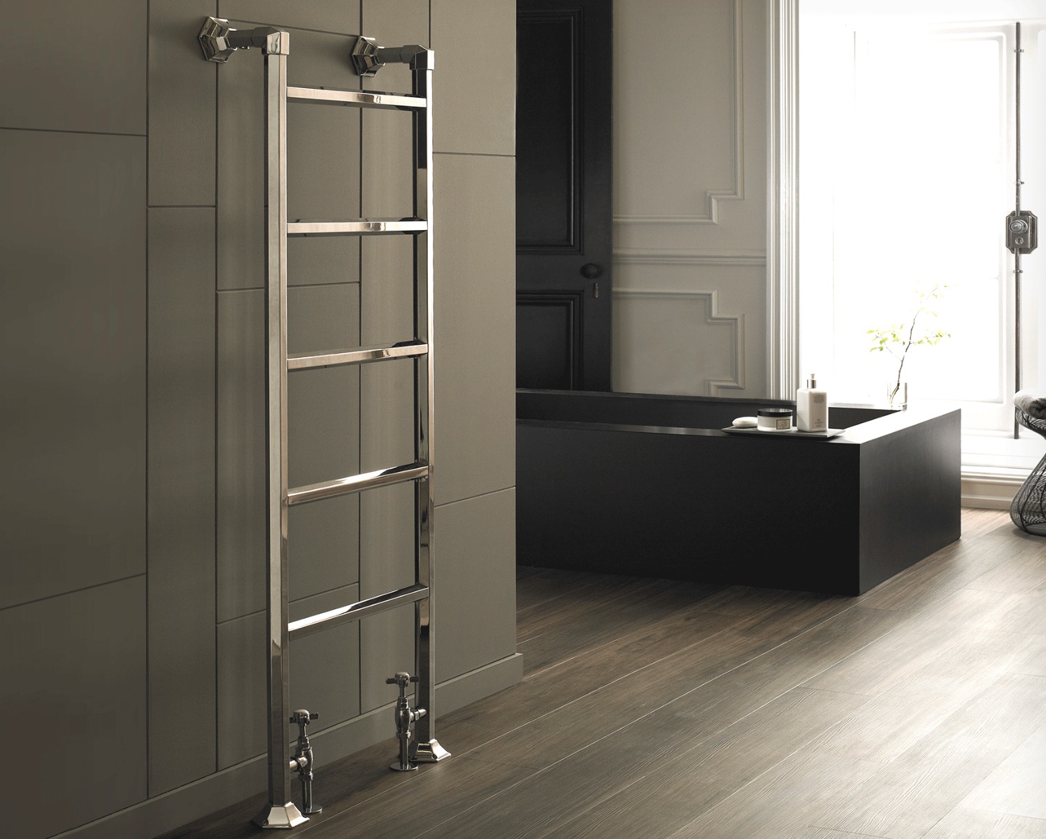 Traditional Art Moderne Dual Energy - Chrome 943x600