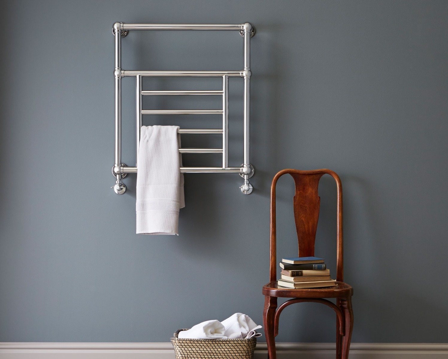 Traditional Elizabeth Wm - Br Heating Only - Chrome 740x675