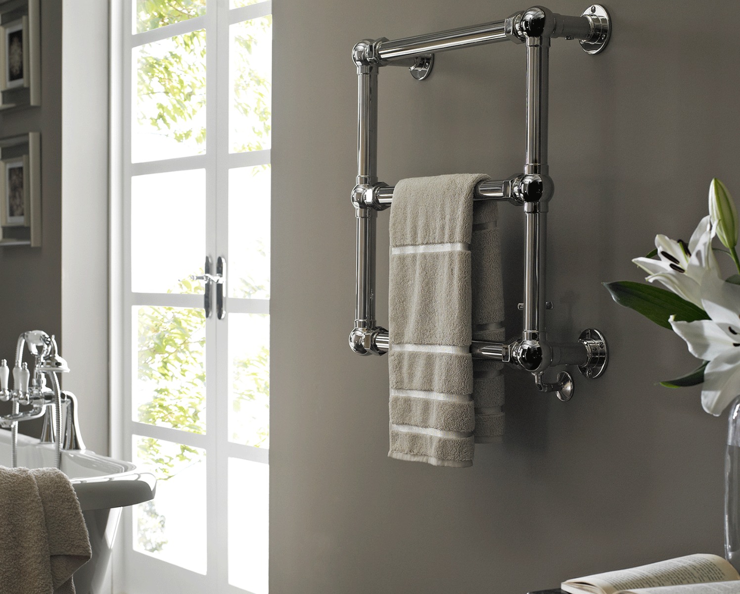 Traditional Grandeur Wm Heating Only - Chrome 686x686