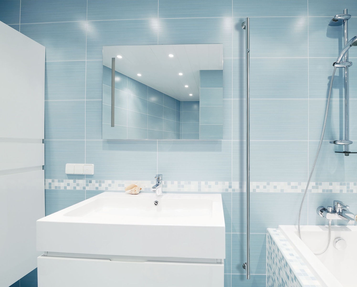 Contemporary Simplicity Integral Valve Towel Rail Heating-Chrome 1700x50